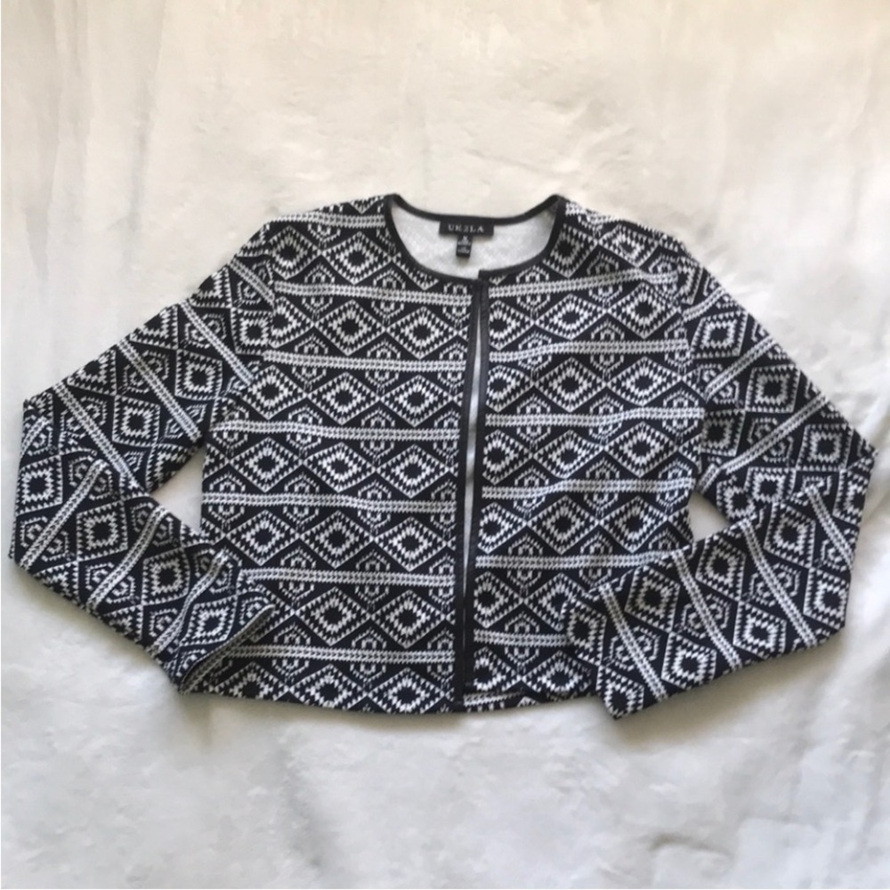 Black and White Geometric Top